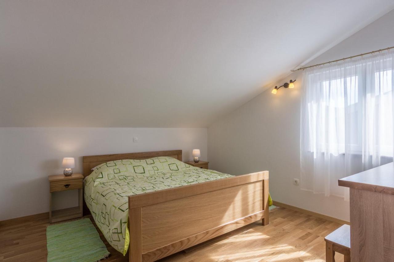 Apartments By The Sea Simuni, Pag - 18386 Kolan Exterior foto