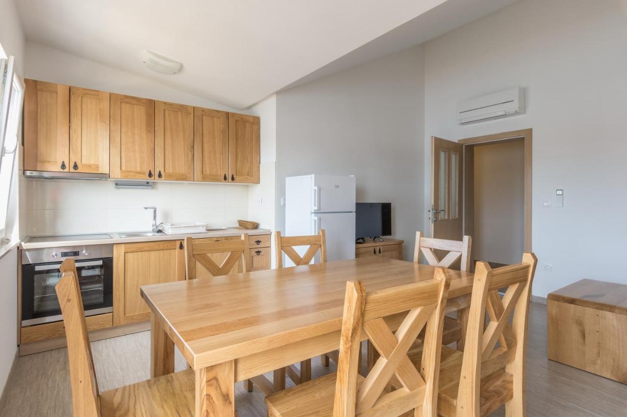 Apartments By The Sea Simuni, Pag - 18386 Kolan Exterior foto