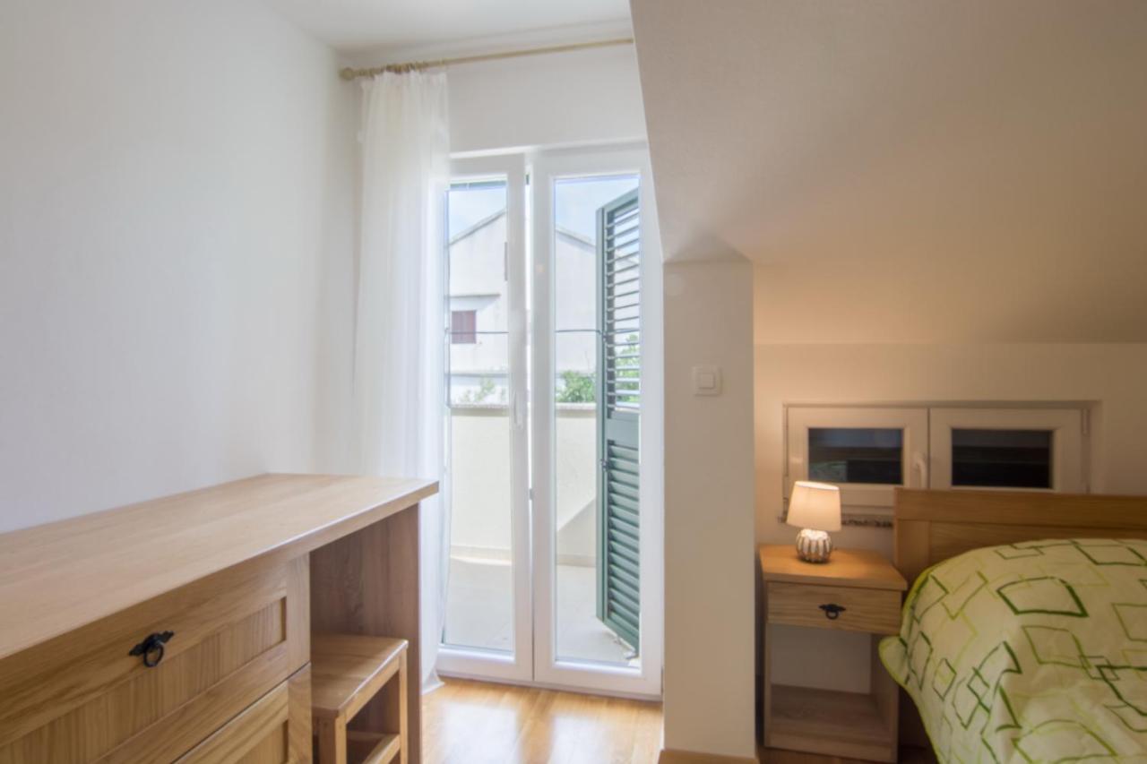 Apartments By The Sea Simuni, Pag - 18386 Kolan Exterior foto