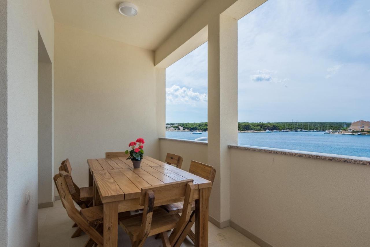 Apartments By The Sea Simuni, Pag - 18386 Kolan Exterior foto
